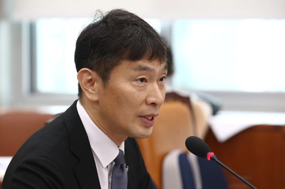 국감장 선 이복현 금감원장 "중대 금융사고 발본색원 할 것”