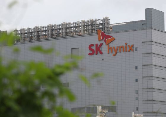 美 훈풍에 살아나는 '반도체주'…SK하닉, 3%대 강세[핫종목]