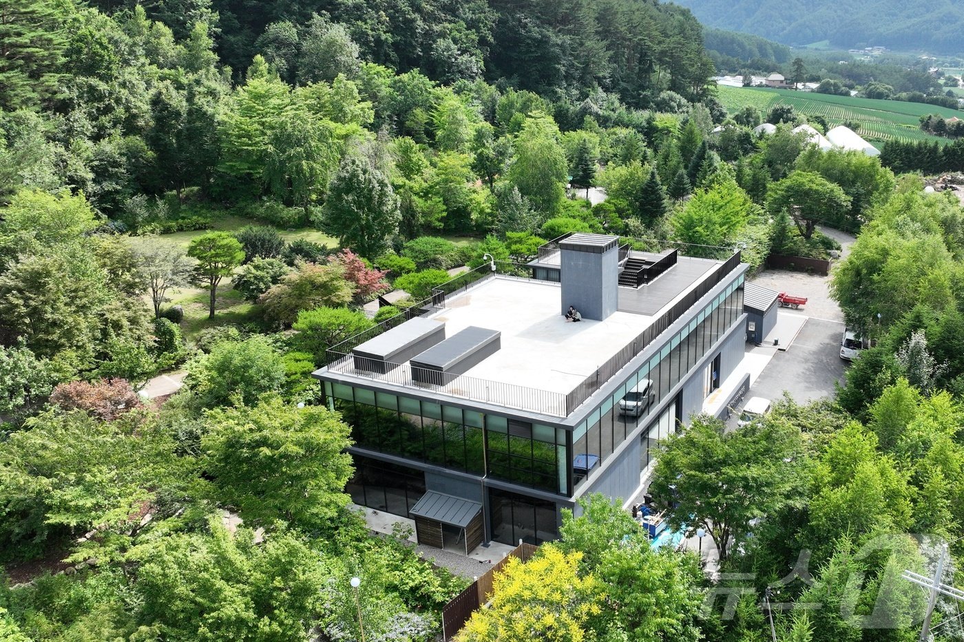  국립한국자생식물원 연구센터 전경&#40;산림청 제공&#41;/뉴스1