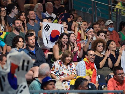 '코리아, 코리아' 한마음으로 한국 응원하는 관중들