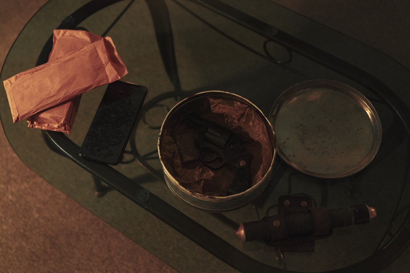 본문 이미지 - '리볼버' 프로덕션 비하인드