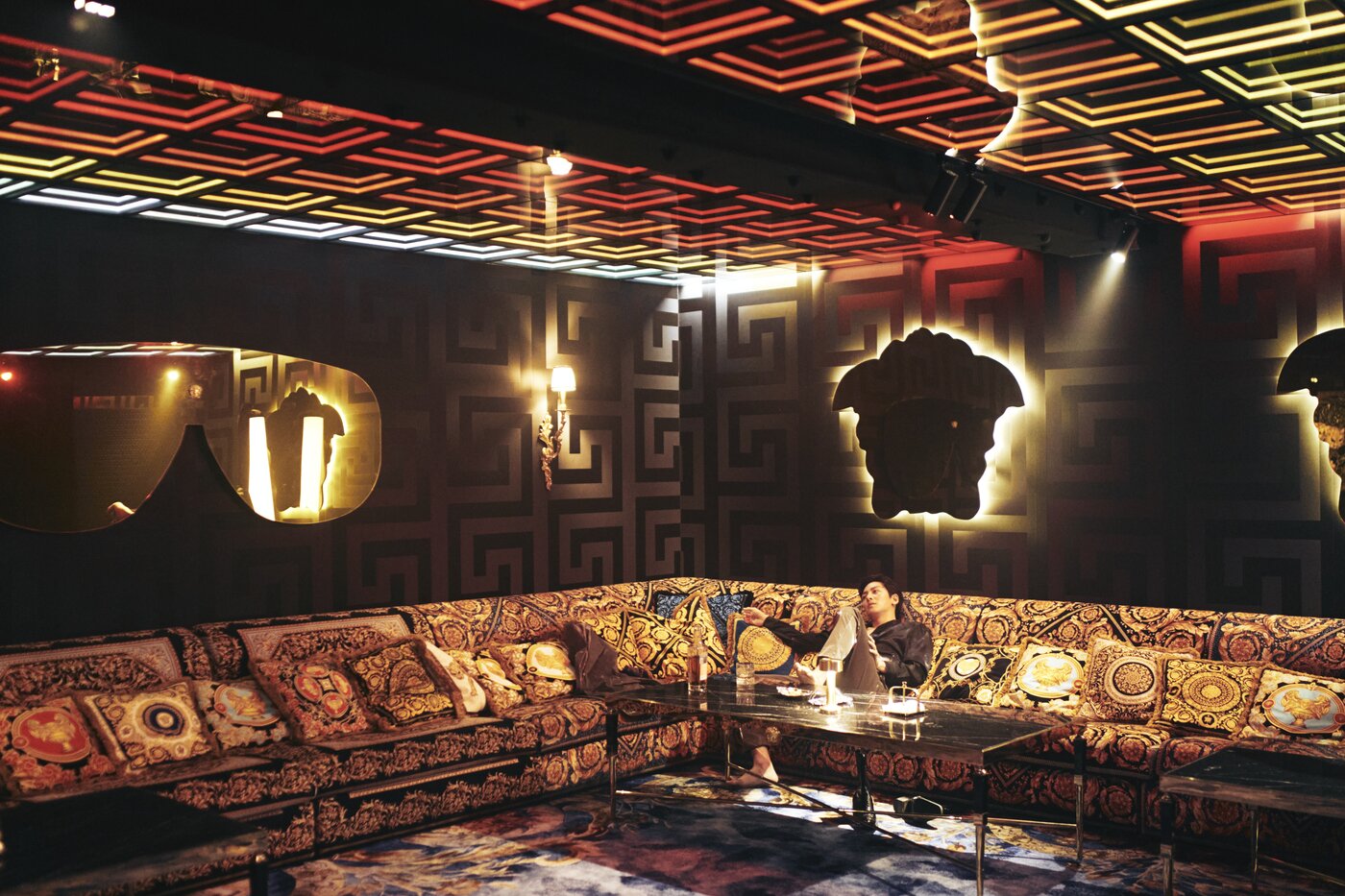 본문 이미지 - '리볼버' 프로덕션 비하인드