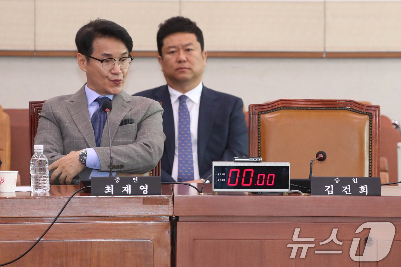 본문 이미지 - 최재영 목사가 26일 오전 서울 여의도 국회 법제사법위원회 전체회의장에서 열린 '윤석열 대통령 탄핵소추안 발의 요청' 국민동의 청원 관련 2차 청문회에 출석해 있다. 2024.7.26/뉴스1 ⓒ News1 이광호 기자