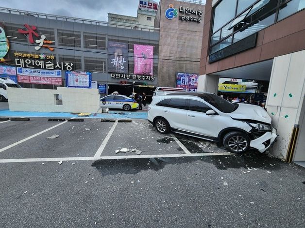 '급발진' 민간에서도 규명한다…사고기록추출장비 판매 의무화