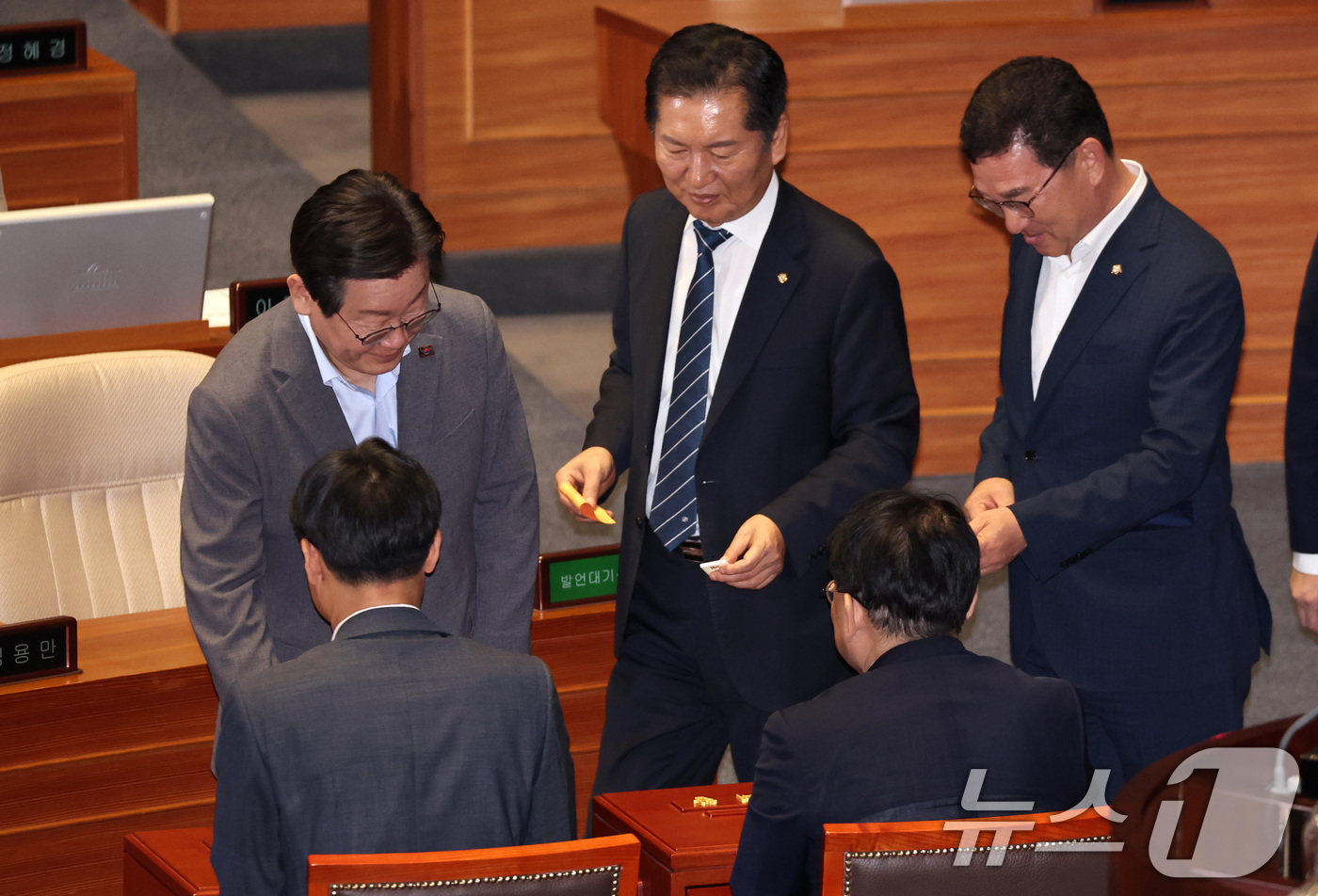 (서울=뉴스1) 구윤성 기자 = 이재명 더불어민주당 전 대표가 26일 오후 서울 여의도 국회에서 열린 본회의에서 방송통신위원회의 설치 및 운영에 관한 법률 일부개정법률안에 대한 무 …