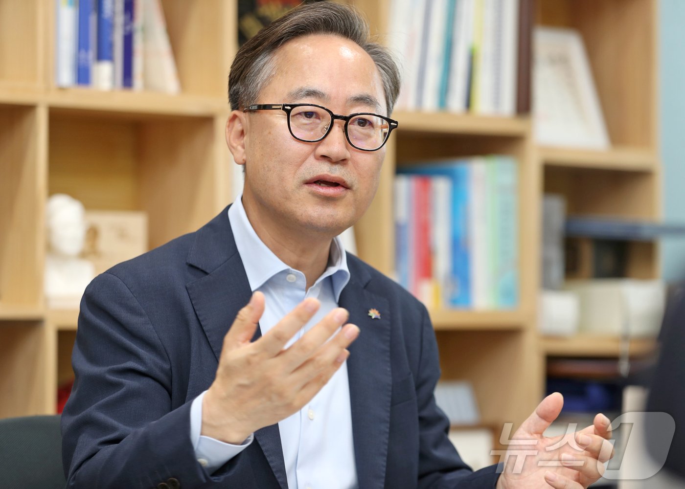 본문 이미지 - 유성훈 서울 금천구청장이 15일 뉴스1과 인터뷰하는 모습. &#40;금천구 제공&#41;