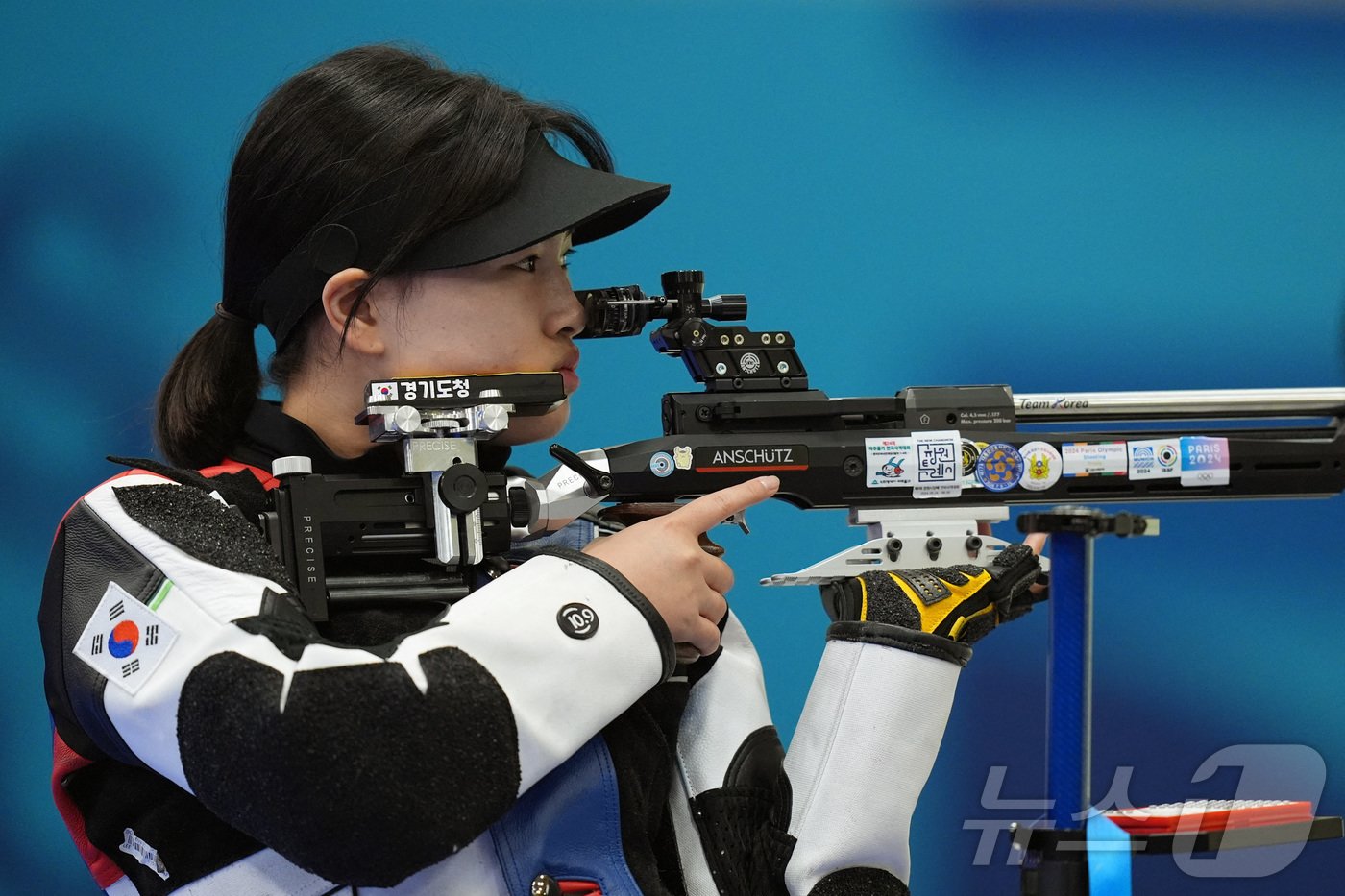 본문 이미지 - 값진 은메달을 획득한 사격 금지현. ⓒ 로이터=뉴스1