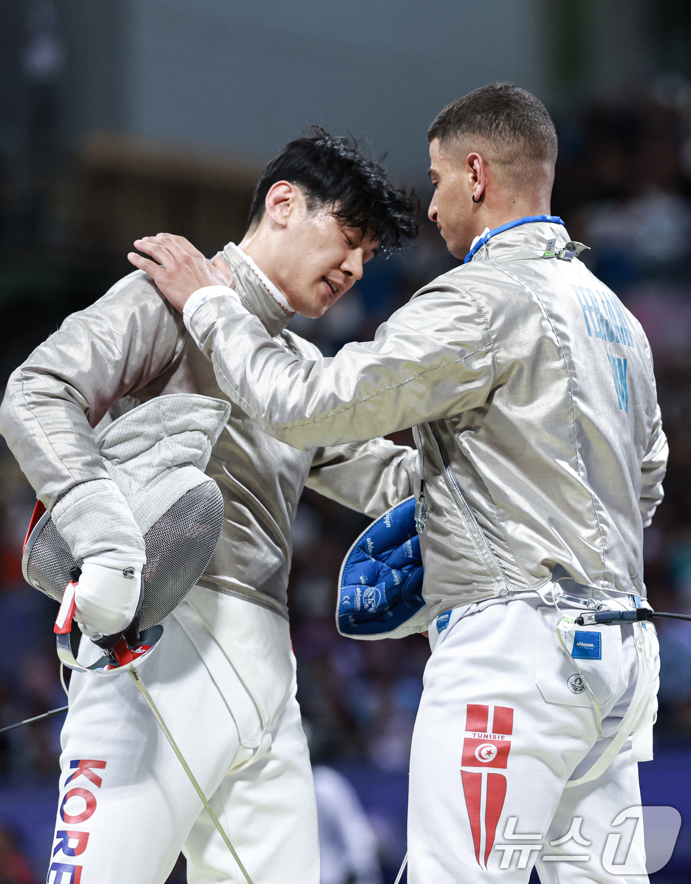 (파리(프랑스)=뉴스1) 박정호 기자 = 대한민국 펜싱 대표팀 구본길 선수가 27일 오후(한국시간) 프랑스 파리 그랑 팔레에서 열린 '2024 파리올림픽' 남자 사브르 개인 32강 …