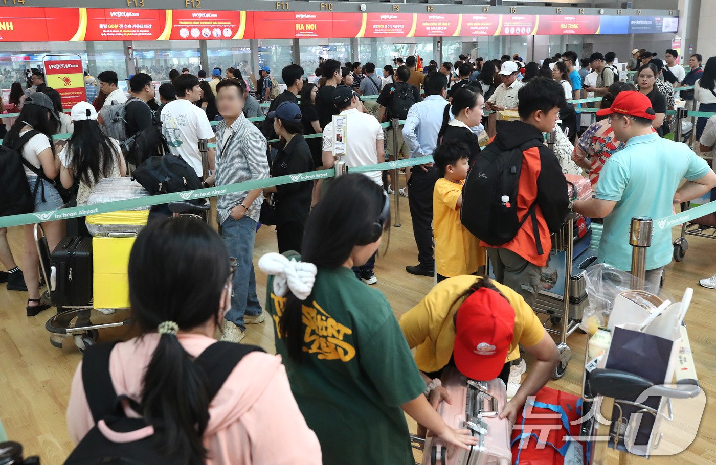 본격적인 여름 휴가철이 시작된 28일 오전 인천국제공항 1터미널이 해외여행을 떠나는 여행객들로 북적이고 있다. 2024.7.28/뉴스1 ⓒ News1 임세영 기자