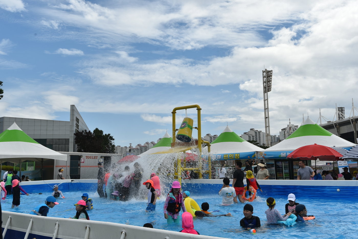 본문 이미지 - 어린이 물놀이자. (천안시청 제공)