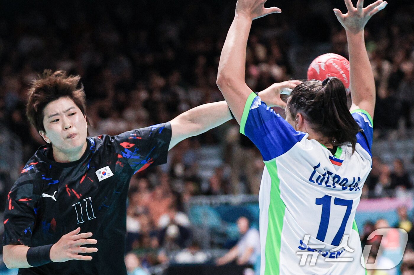 본문 이미지 - 한국 핸드볼 대표팀의 류은희(왼쪽) 2024.7.28/뉴스1 ⓒ News1 박정호 기자