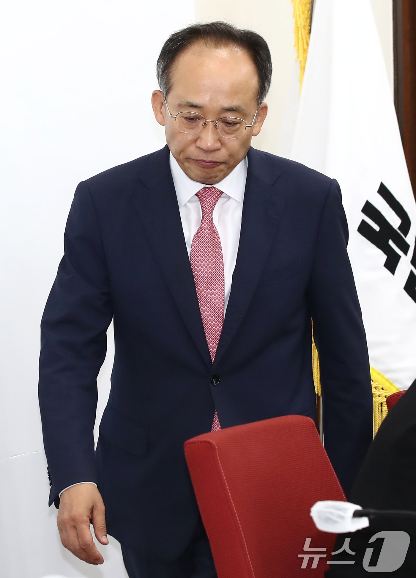 본문 이미지 - 추경호 국민의힘 원내대표가 3일 오전 서울 여의도 국회에서 가진 현안 관련 기자간담회에 굳은표정으로 참석하고 있다. 2024.7.3/뉴스1 ⓒ News1 이광호 기자