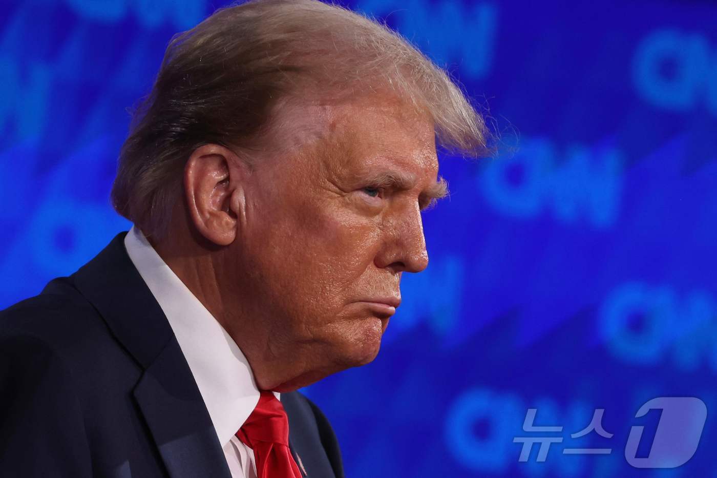 본문 이미지 - 도널드 트럼프 전 미국 대통령이자 공화당 대선 후보가 지난달 27일(현지시간) 조지아주 애틀랜타의 CNN 스튜디오에서 열린 대선 첫 토론에 참여했다. 2024.06.27/ ⓒ AFP=뉴스1 ⓒ News1 조유리 기자
