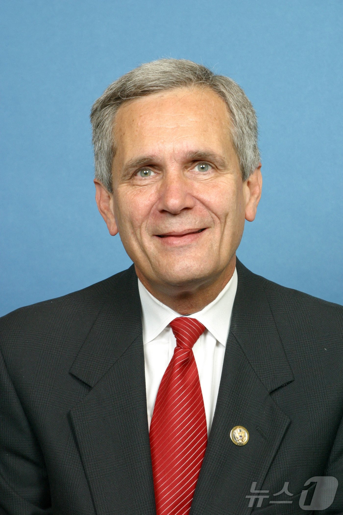 본문 이미지 - 로이드 도겟(Lloyd Doggett) 미국 민주당 하원의원. 민주당 소속 하원 의원 중에서는 처음으로 공개적으로 조 바이든 미국 대통령의 후보자 사퇴를 공개적으로 촉구했다. ⓒ 로이터=뉴스1 ⓒ News1 류정민 기자