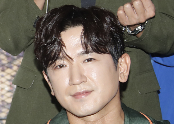 신화 이민우, 한밤중 결혼 깜짝 발표 "오랜 인연"