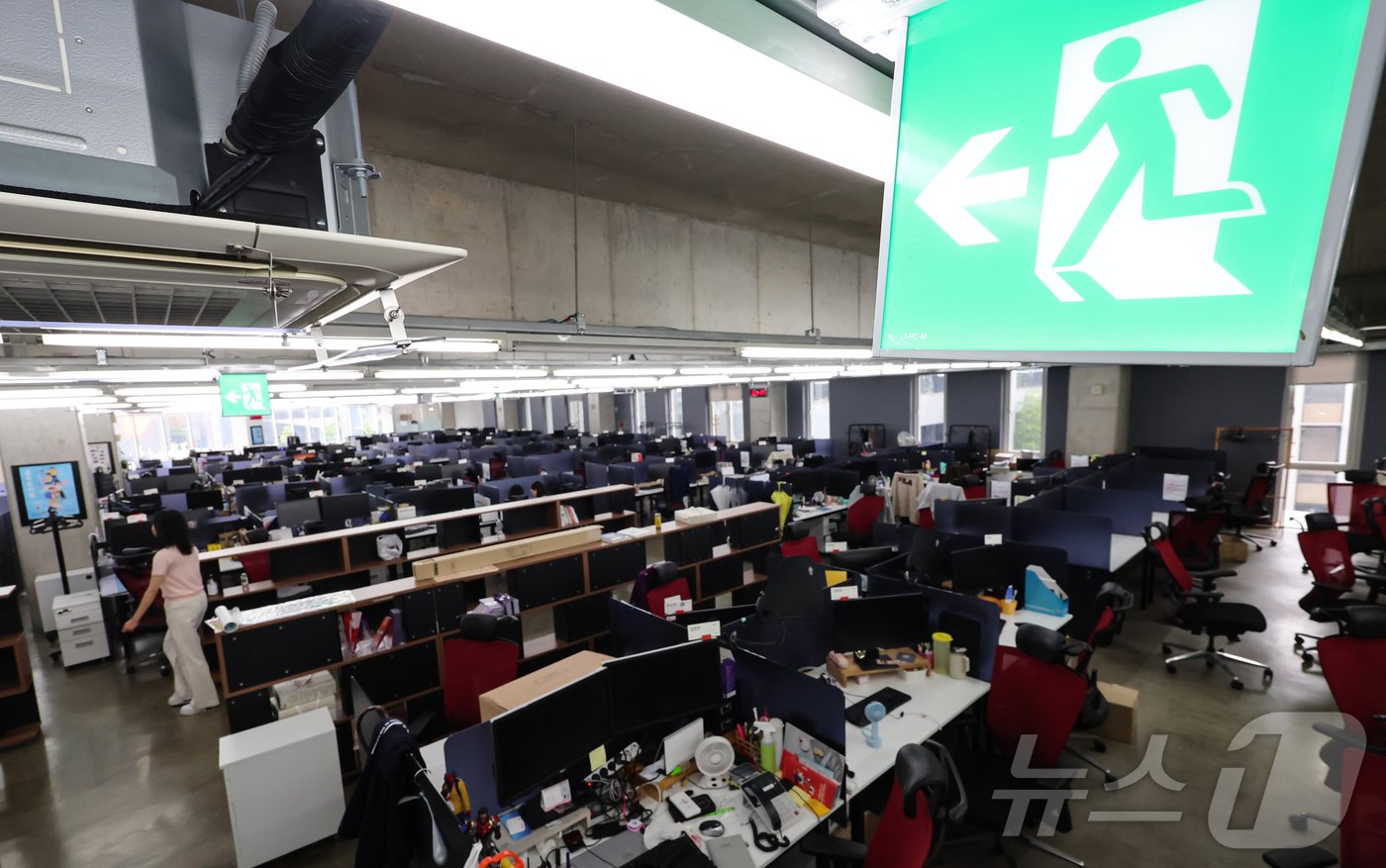 본문 이미지 - 티몬과 위메프의 '판매 대금 미정산 사태'로 소비자들의 불안이 계속되고 있는 30일 서울 강남구 위메프 본사가 텅 비어있다. 2024.7.30/뉴스1 ⓒ News1 김도우 기자
