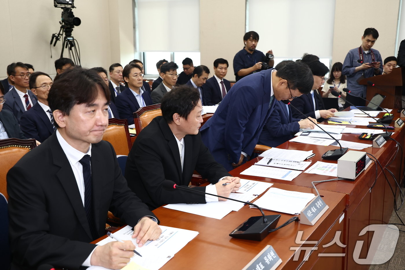 구영배 큐텐그룹 대표가 30일 오후 서울 여의도 국회에서 열린 정무위원회 전체회의에 출석해 &#39;티몬·위메프&#40;티메프&#41; 사태&#39; 관련 사과를 하고 있다. 2024.7.30/뉴스1 ⓒ News1 김민지 기자