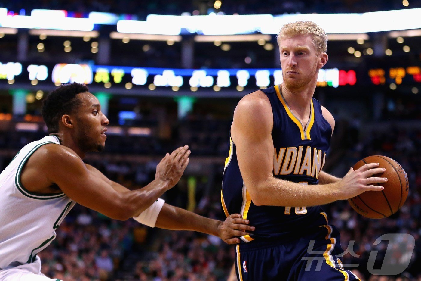 본문 이미지 - 인디애나 페이서스 소속 NBA 무대에서 뛰던 체이스 버딩거. ⓒ AFP=뉴스1 ⓒ News1 김지현 기자