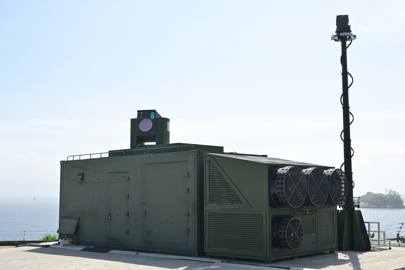 본문 이미지 - 레이저 대공무기&#40;블록-Ⅰ&#41; 실제 형상.&#40;방위사업청 제공&#41;