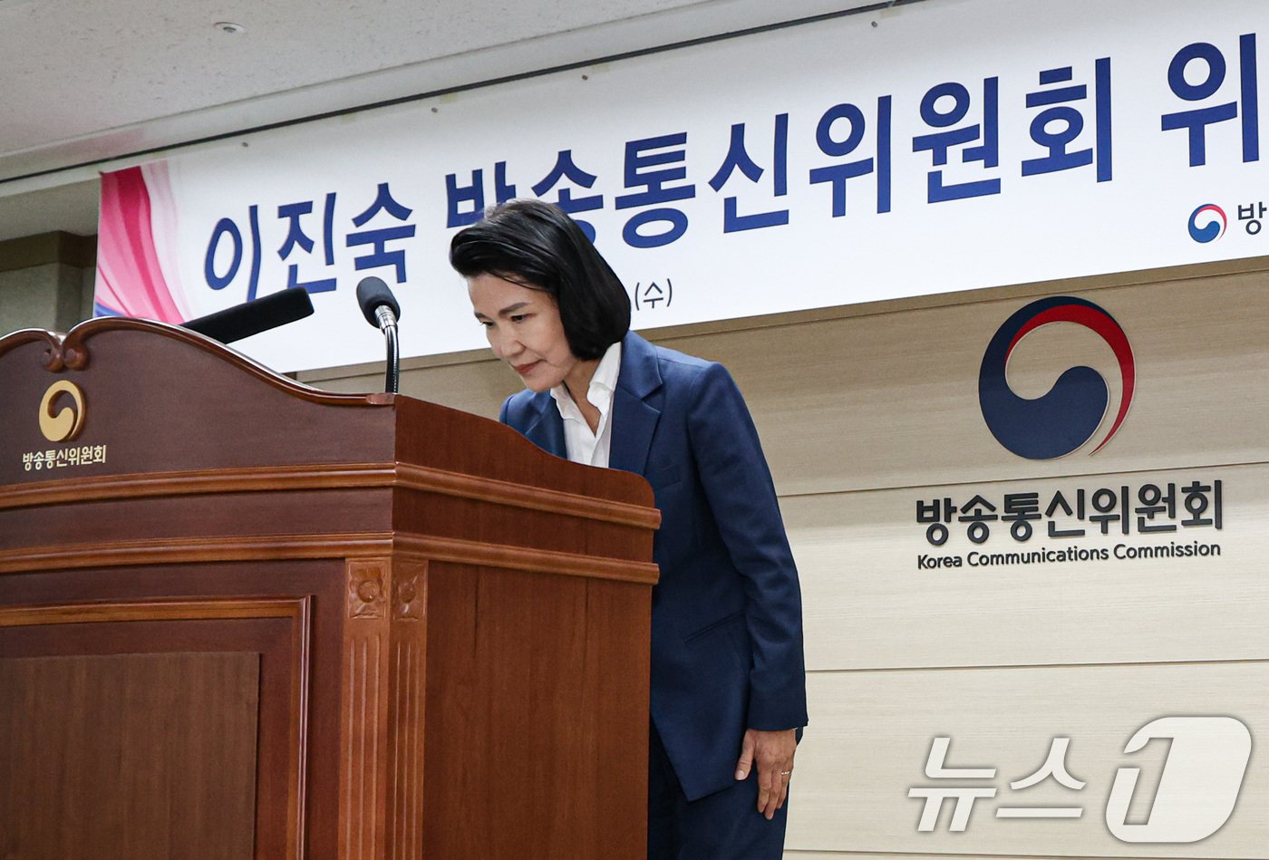 본문 이미지 - 이진숙 신임 방송통신위원장이 31일 오전 정부과천청사에서 열린 취임식에서 인사하고 있다. &#40;공동취재&#41; 2024.7.31/뉴스1 ⓒ News1 김성진 기자