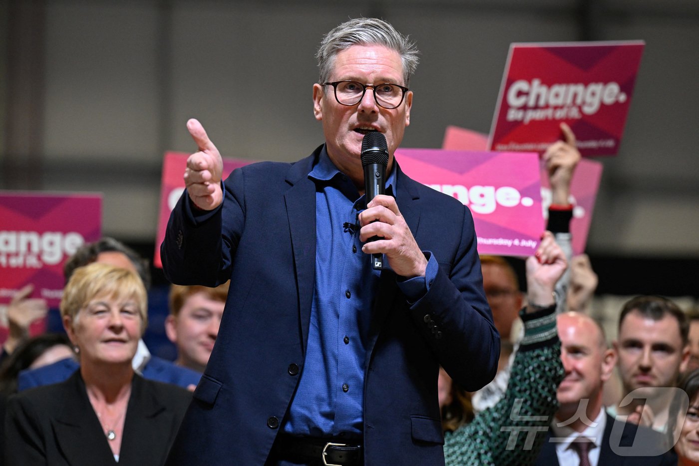 본문 이미지 - 사자후를 토하고 있는 스타머 노동당 대표. ⓒ 로이터=뉴스1 ⓒ News1 조유리 기자