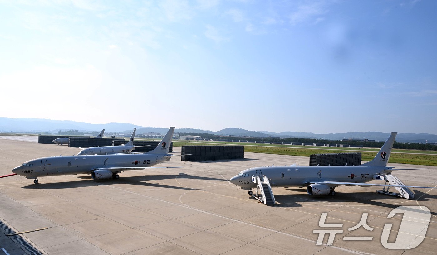 본문 이미지 - 세계 최강 잠수함 킬러로 불리는 최신예 해상초계기-Ⅱ 'P-8A 포세이돈' 6대의 인수식이 4일 오전 경북 포항 해군항공사령부에서 열렸다. (해군 제공) 2024.7.4/뉴스1