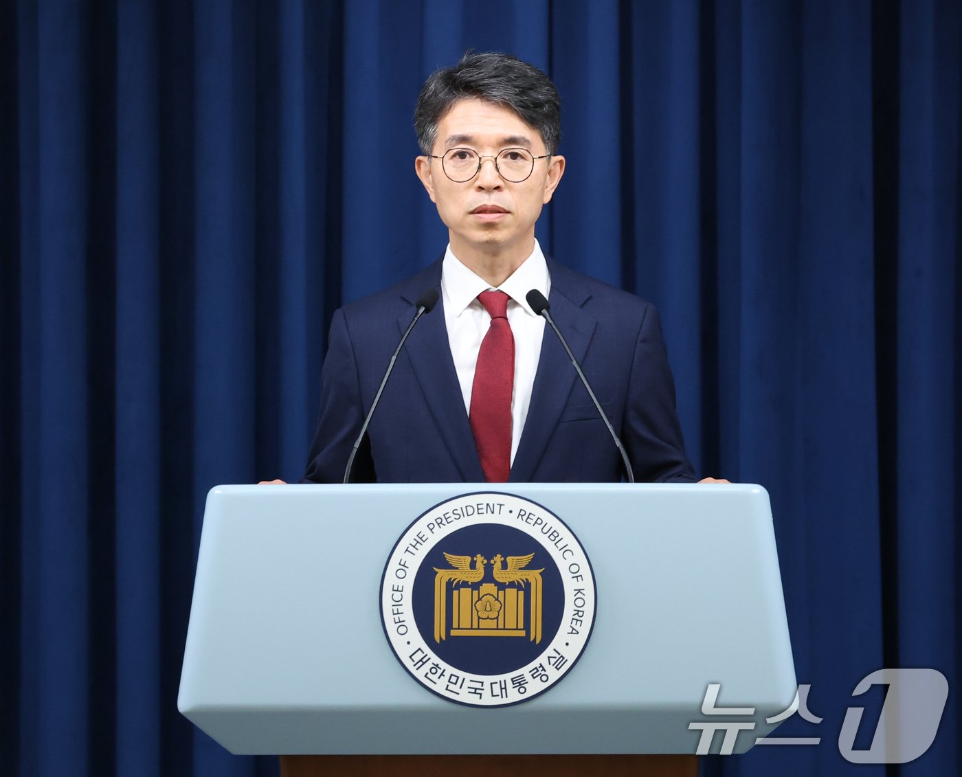 본문 이미지 - 김완섭 신임 환경부장관 후보자가 4일 용산 대통령실 청사 브리핑실에서 열린 인사브리핑에서 지명 소감을 말하고 있다. 2024.7.4/뉴스1 ⓒ News1 송원영 기자