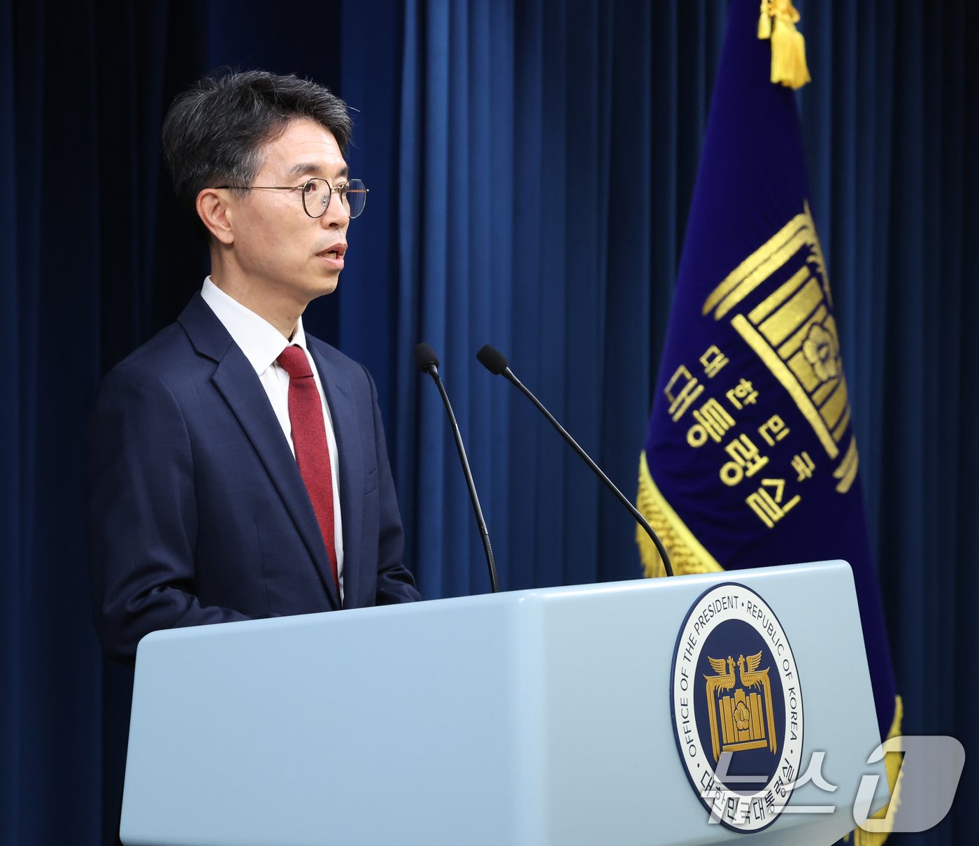 본문 이미지 - 김완섭 신임 환경부장관 후보자가 4일 용산 대통령실 청사 브리핑실에서 열린 인사브리핑에서 지명 소감을 말하고 있다. 2024.7.4/뉴스1 ⓒ News1 송원영 기자