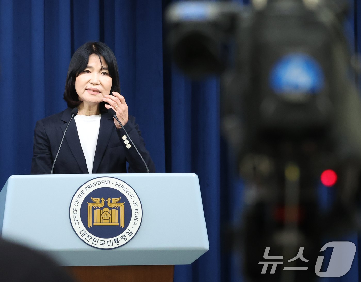 본문 이미지 - 이진숙 신임 방송통신위원장 후보자가 4일 용산 대통령실 청사 브리핑실에서 열린 인사브리핑에서 지명 소감을 말하고 있다. 2024.7.4/뉴스1 ⓒ News1 송원영 기자
