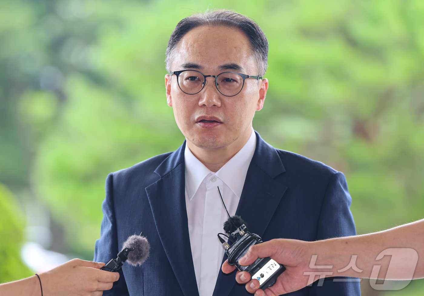 본문 이미지 - 이원석 검찰총장이 5일 오전 서울 서초구 대검찰청에 출근하며 취재진의 질문에 답하고 있다. 2024.7.5/뉴스1 ⓒ News1 김도우 기자