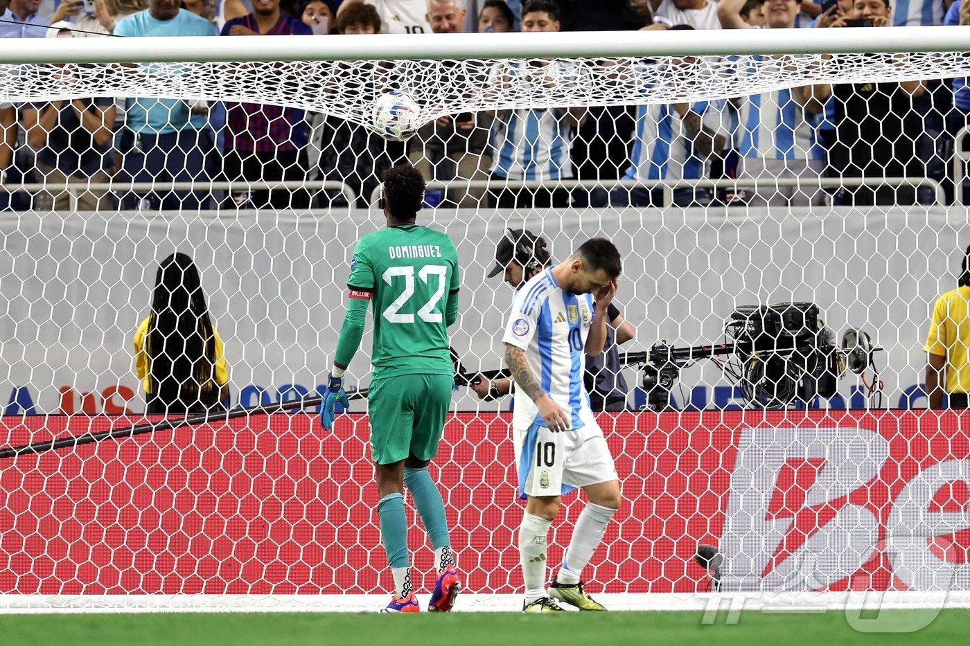 코파 아메리카 8강전 승부차기에서 실축한 리오넬 메시.  ⓒ AFP=뉴스1