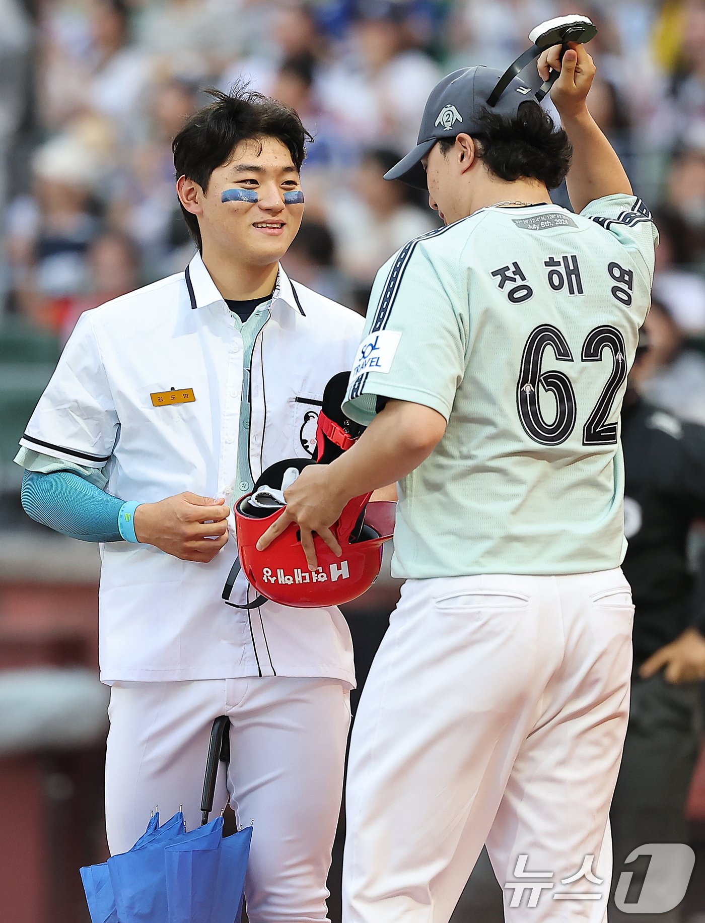 6일 오후 인천시 미추홀구 문학동 SSG랜더스필드에서 열린 &#39;2024 신한 SOL Bank KBO 올스타전’ 나눔 올스타와 드림 올스타의 경기, 나눔팀 KIA 김도영이 타석에서 준비를 하고 있다. 2024.7.6/뉴스1 ⓒ News1 김진환 기자