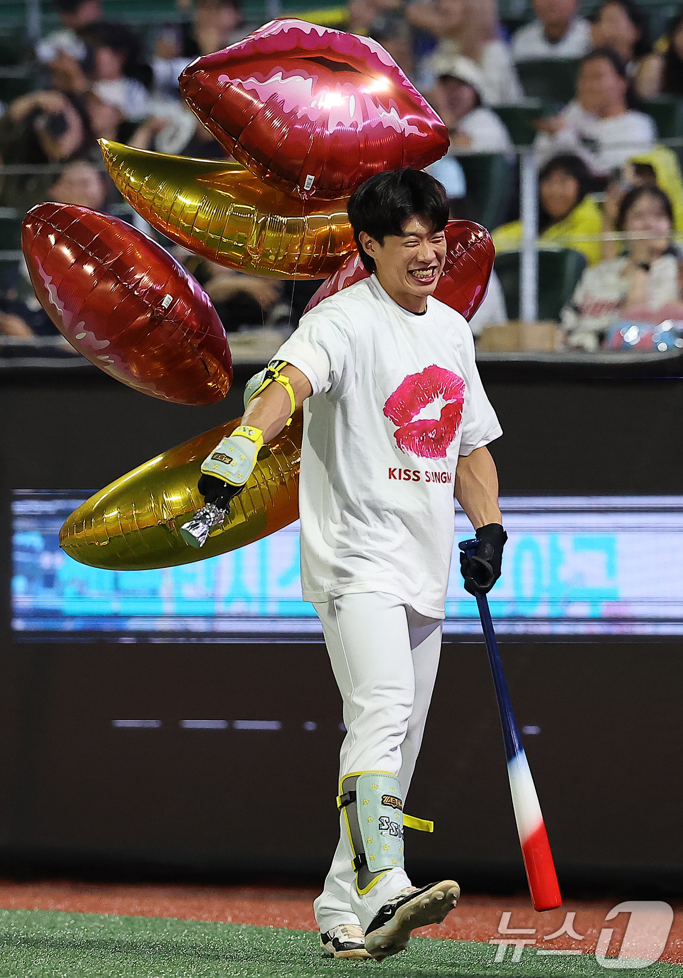 (인천=뉴스1) 김진환 기자 = 6일 오후 인천시 미추홀구 문학동 SSG랜더스필드에서 열린 '2024 신한 SOL Bank KBO 올스타전’ 나눔 올스타와 드림 올스타의 경기, 나 …