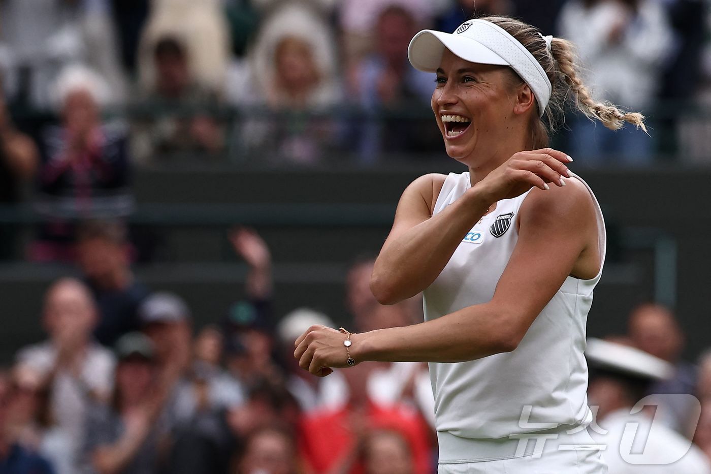 본문 이미지 - 율리야 푸틴체바가 생애 처음으로 윔블던 테니스 여자단식 16강에 진출했다. ⓒ AFP=뉴스1