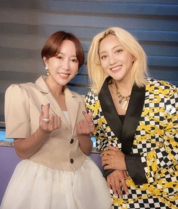 본문 이미지 - 슈(왼쪽), 바다 사진=슈 인스타그램 캡처