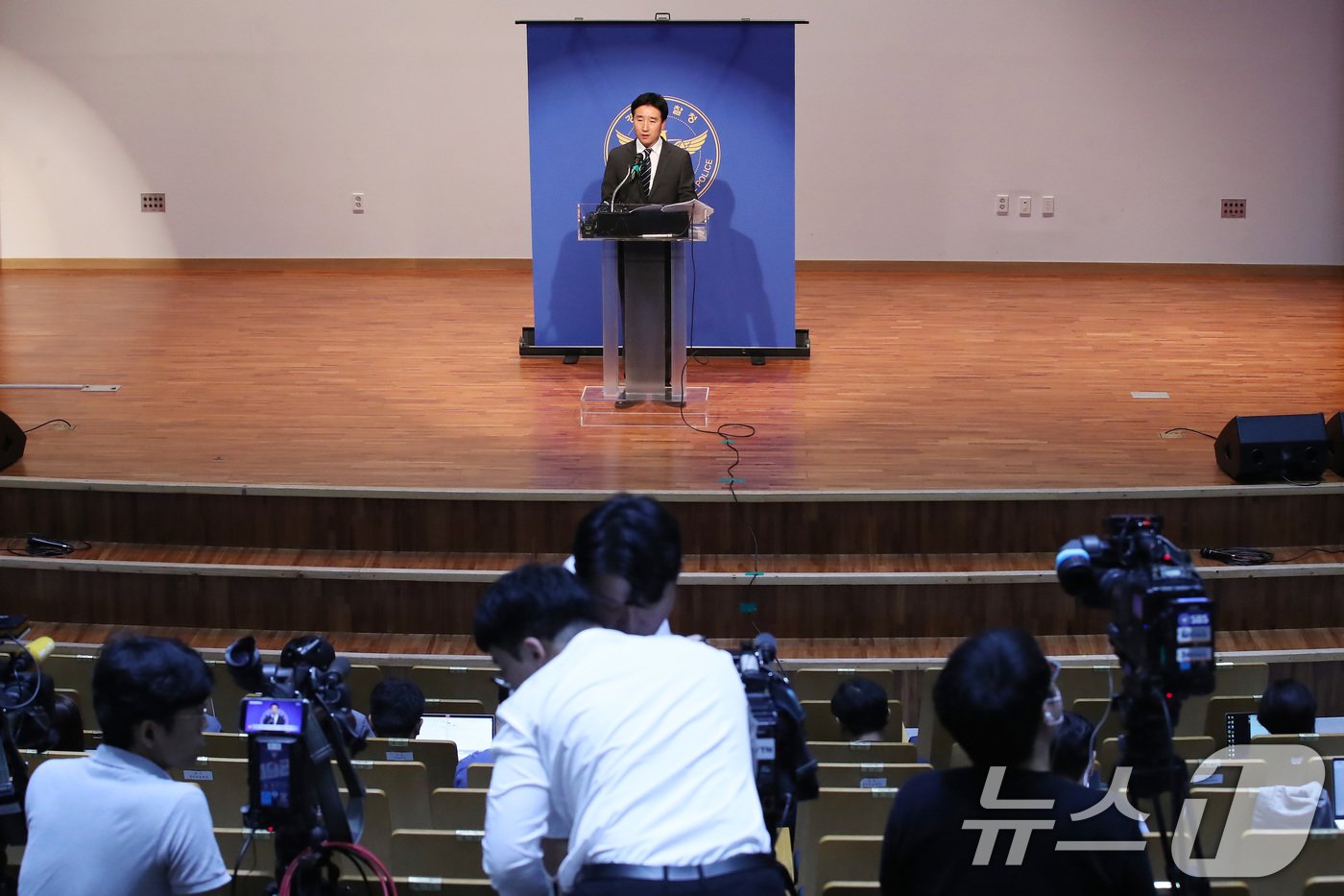 본문 이미지 - 김형률 경북경찰청 수사부장이 8일 오후 경북경찰청에서 '해병대 채 상병 순직 사건'에 대한 수사 결과를 발표하고 있다. 2024.7.8/뉴스1 ⓒ News1 공정식 기자