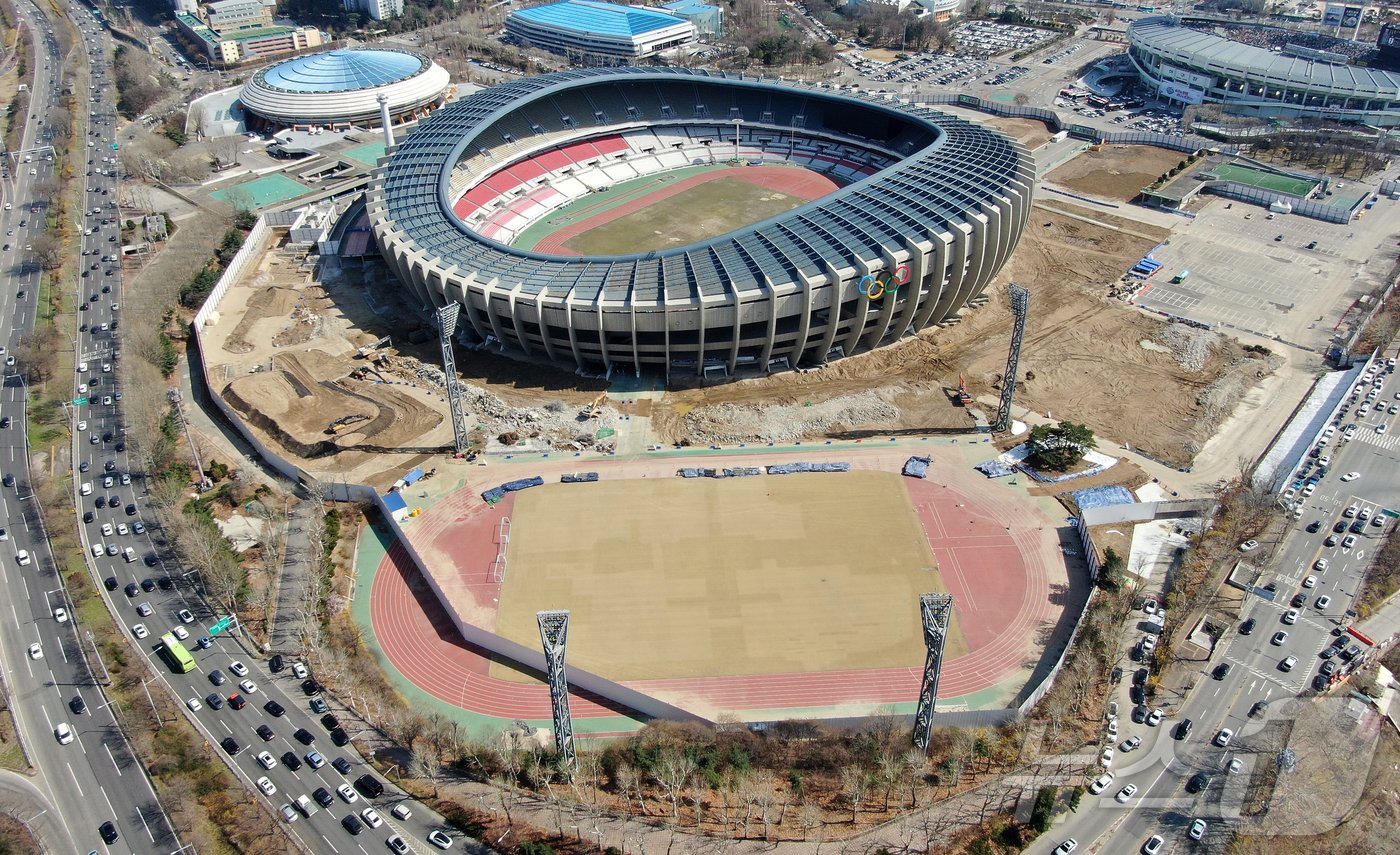 본문 이미지 -  사진은 지난 3월 23일 서울 송파구 잠실종합운동장 올림픽 주 경기장 모습. (뉴스1 DB) 2024.7.9/뉴스1