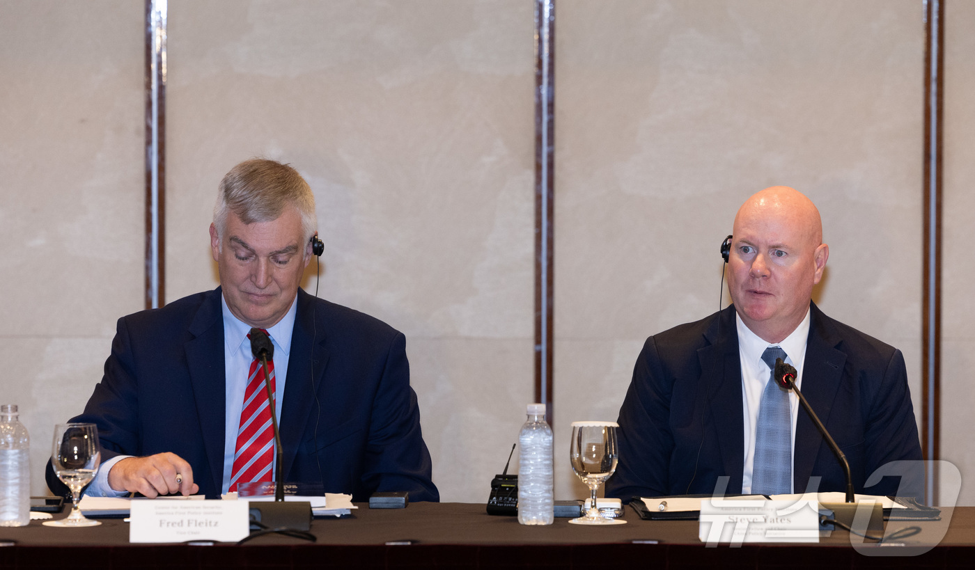 (서울=뉴스1) 이재명 기자 = 스티브 예이츠 미국우선주의정책연구소(AFPI) 중국 정책 구상 의장이 9일 오후 서울 중구 웨스틴조선호텔에서 열린 미디어 인터뷰에서 취재진 질문에 …