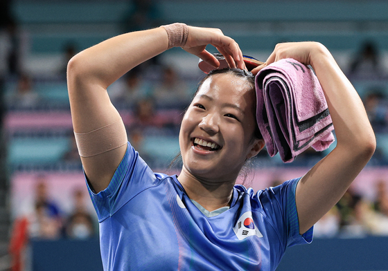 여자배구 GS칼텍스 봄배구 홈 경기에 '탁구 신유빈' 시구