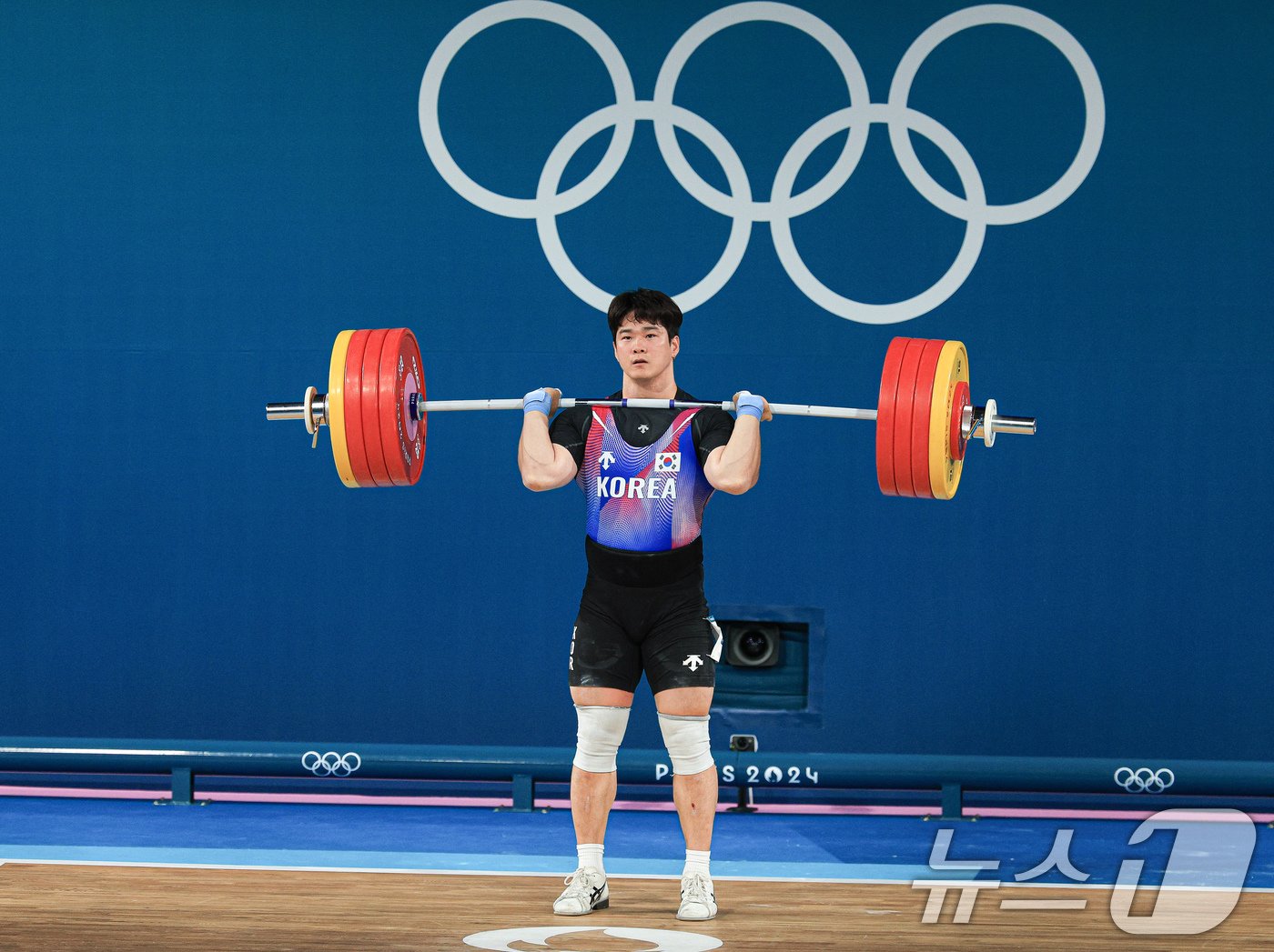 대한민국 역도 국가대표팀 유동주 선수가 9일 오후&#40;한국시간&#41; 프랑스 파리 사우스 파리 아레나 6에서 진행된 2024 파리올림픽 역도 남자 89kg급 경기 용상 211kg 2차시기에 도전하고 있다. 2024.8.9/뉴스1 ⓒ News1 박정호 기자