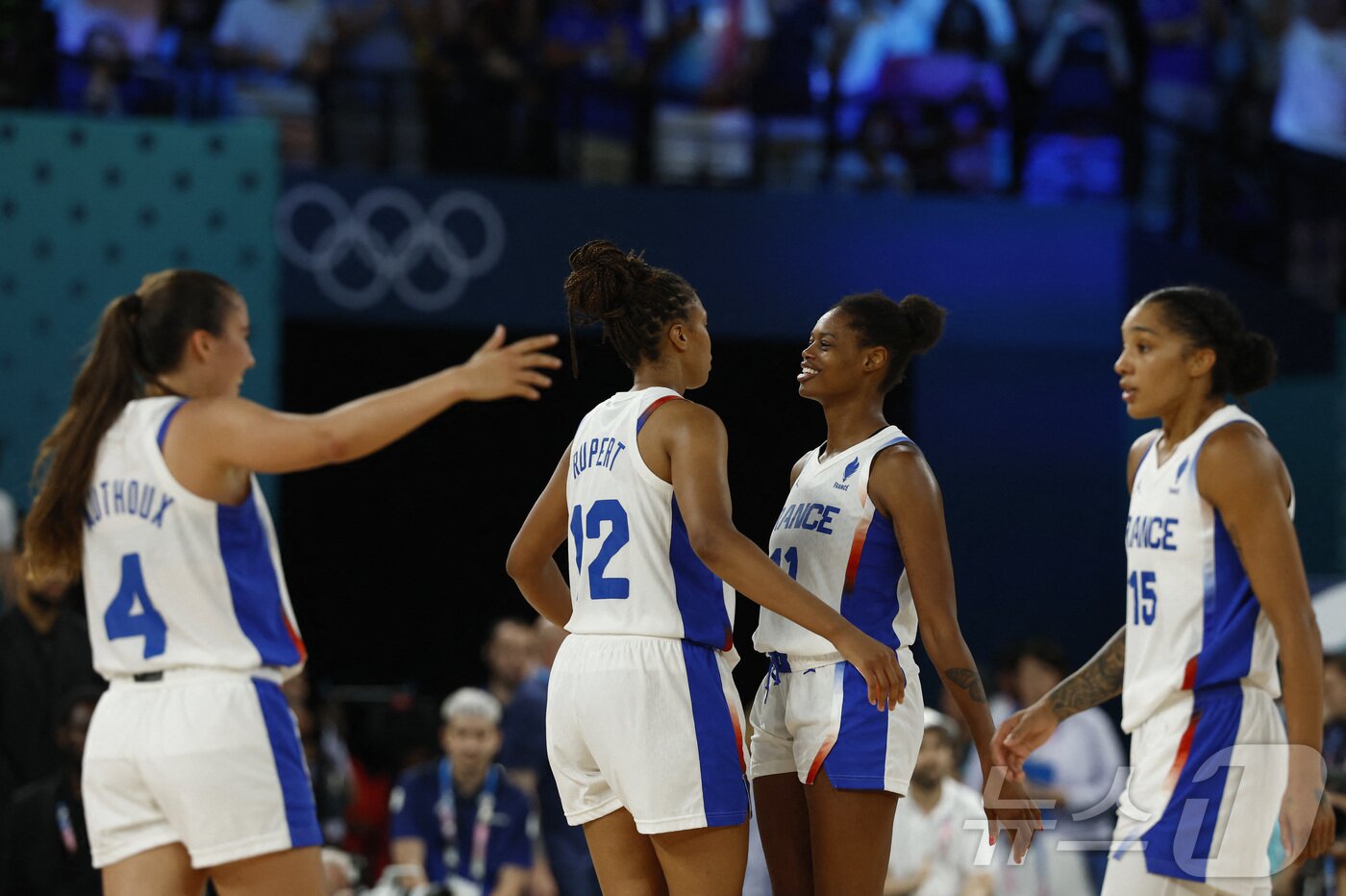 본문 이미지 - 프랑스가 10일 여자농구 4강전에서 벨기에를 꺾고 통산 첫 결승 진출에 성공했다. ⓒ 로이터=뉴스1 ⓒ News1 원태성 기자