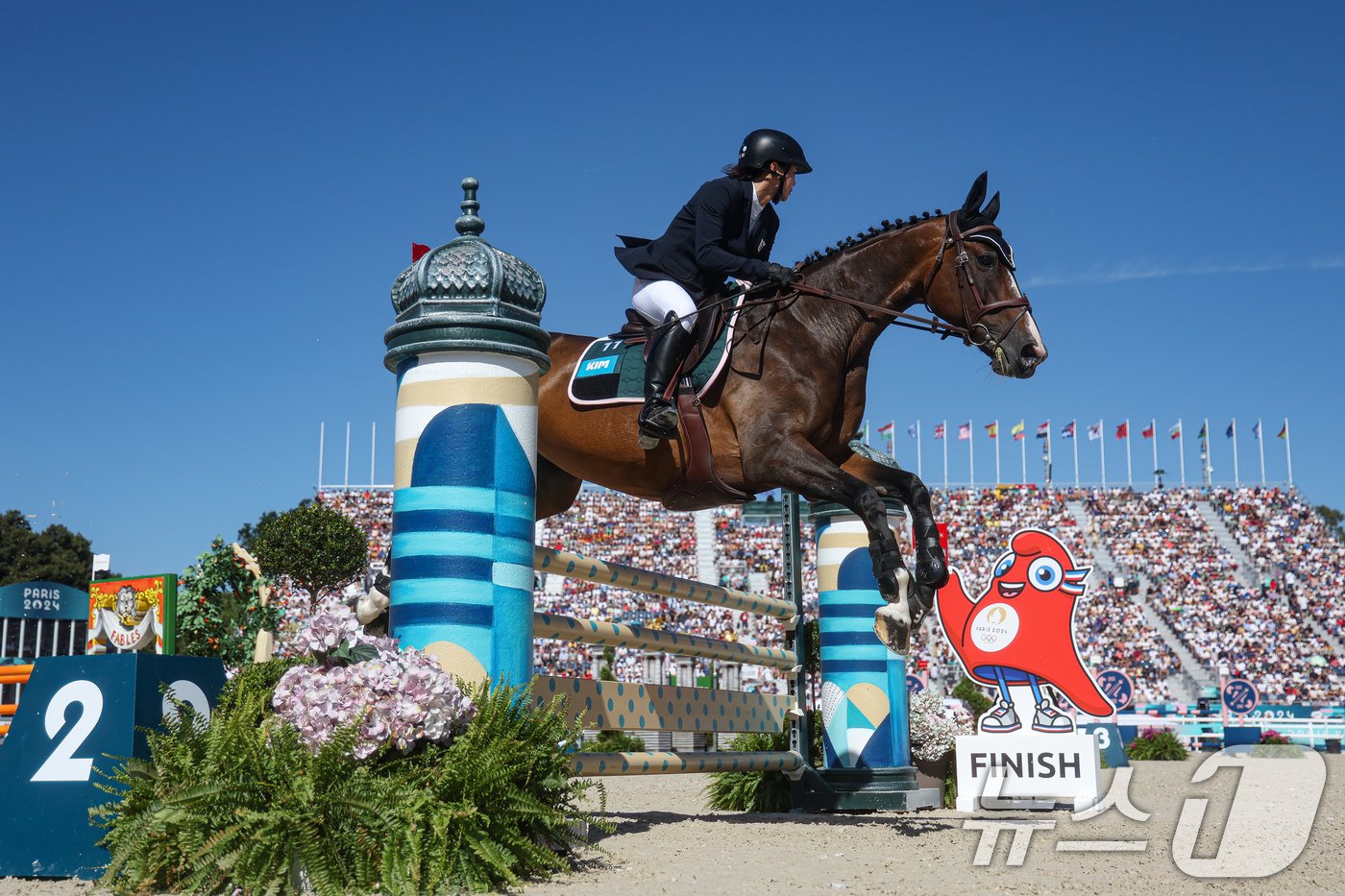 본문 이미지 - 대한민국 근대5종 대표팀 김선우가 11일 오후(한국시간) 프랑스 파리 베르사유 궁전에서 진행된 2024 파리올림픽 근대5종 여자 결승에서 마장마술을 펼치고 있다. 2024.8.11/뉴스1 ⓒ News1 박정호 기자