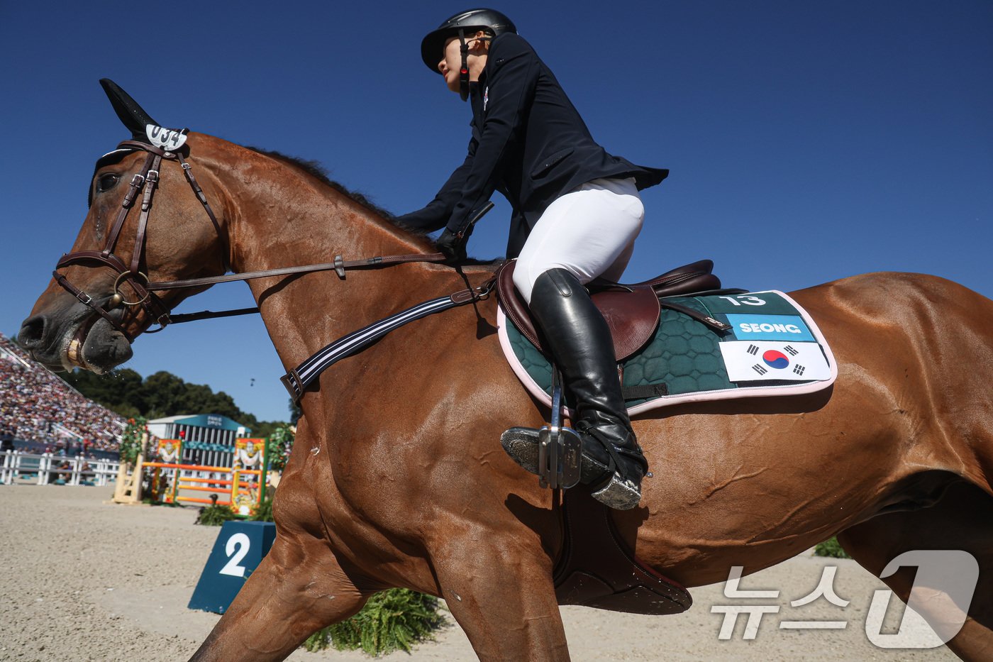 본문 이미지 - 대한민국 근대5종 대표팀 성승민이 11일 오후(한국시간) 프랑스 파리 베르사유 궁전에서 진행된 2024 파리올림픽 근대5종 여자 결승에서 마장마술을 펼치고 있다. 2024.8.11/뉴스1 ⓒ News1 박정호 기자