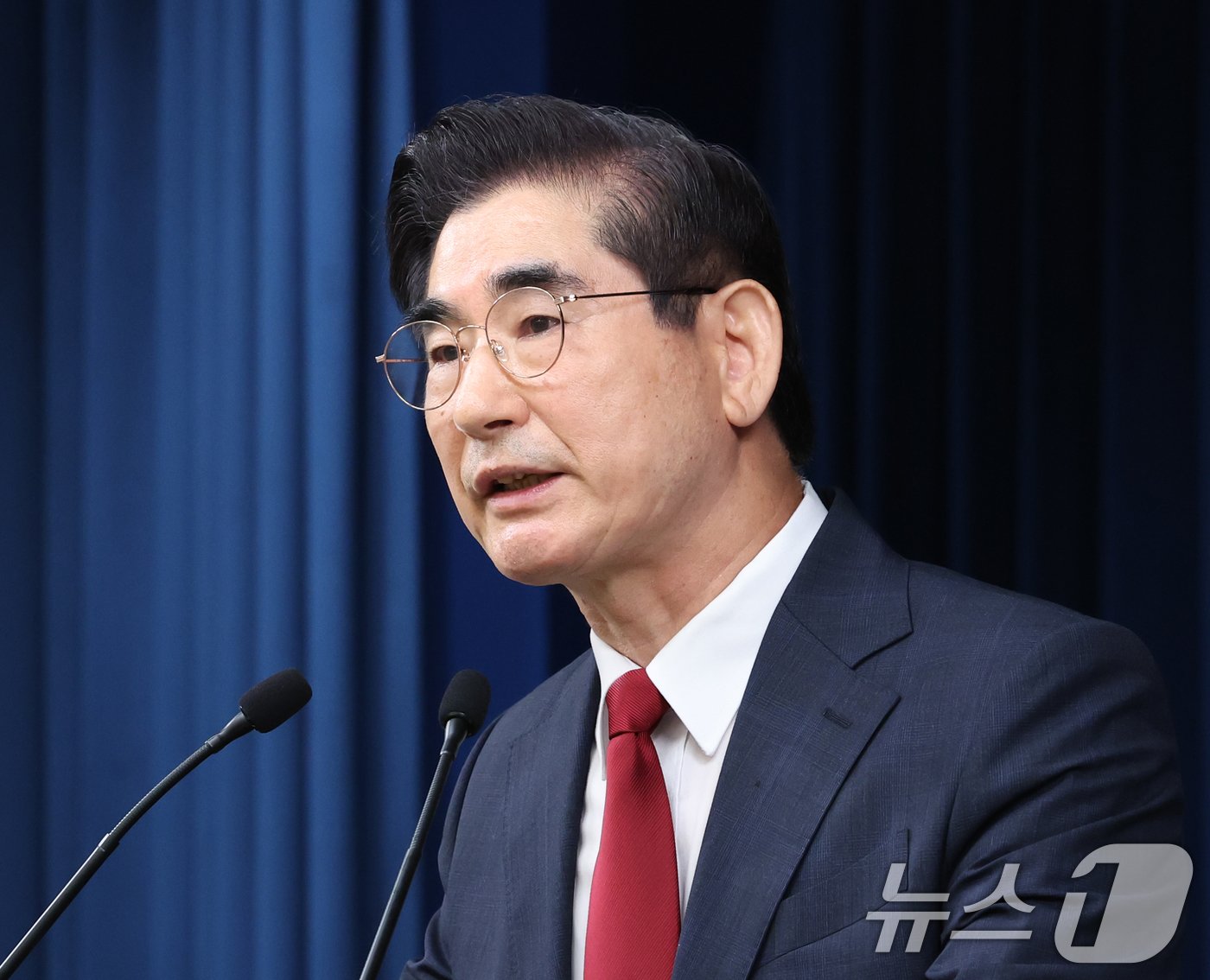 본문 이미지 - 김용현 국방부장관 후보자가 12일 서울 용산 대통령실청사 브리핑룸에서 열린 인사브리핑에서 지명 소감을 말하고 있다. 2024.8.12/뉴스1 ⓒ News1 송원영 기자