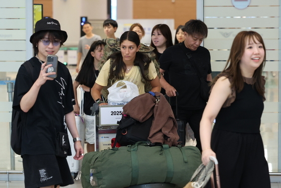 [기자의 눈]外人 관광객 '역대급'인데 출국세는 거꾸로 간다