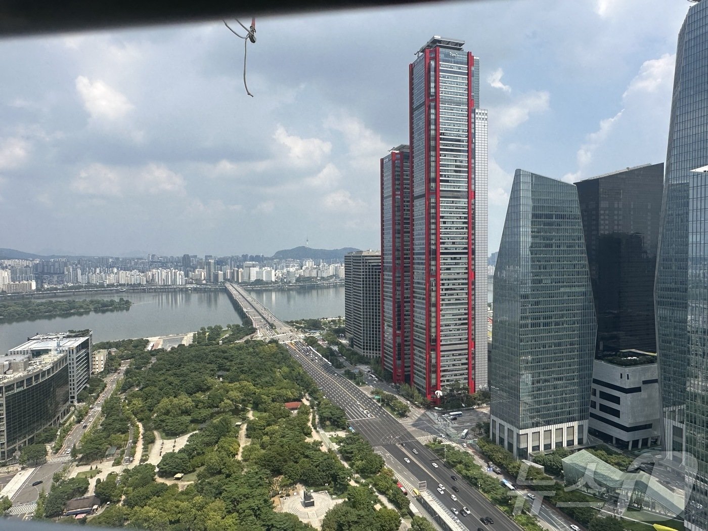 본문 이미지 -  마포대교를 넘어 남산을 바라볼 수 있다ⓒ News1 윤슬빈 기자