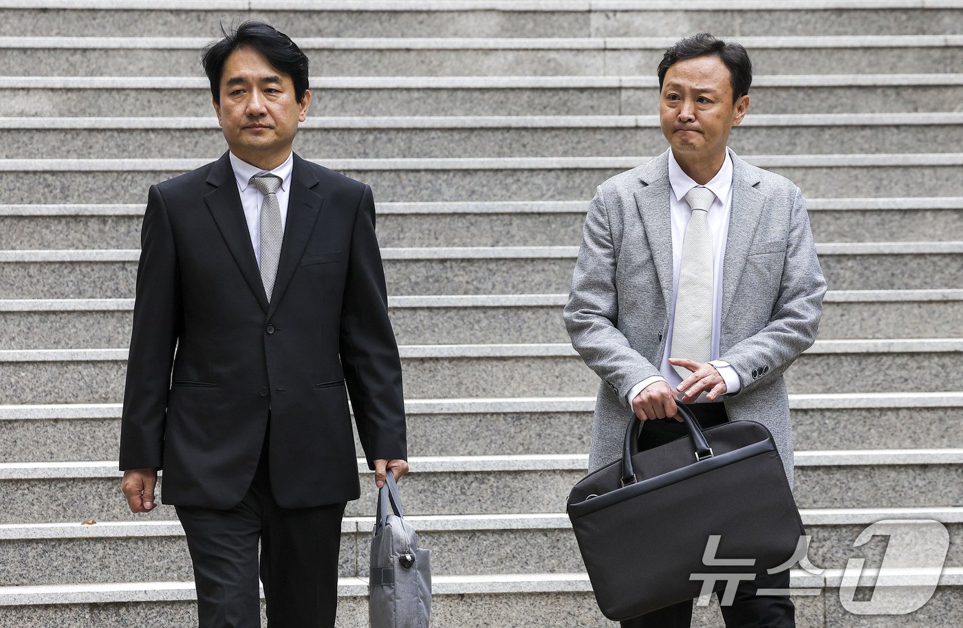 본문 이미지 - 류화현(왼쪽) 위메프 대표와 류광진 티몬 대표가 13일 서울 서초구 서울회생법원에서 열린 티몬·위메프 회생절차 협의회를 마친 뒤 취재진의 질문에 답하고 있다. (공동취재) 2024.8.13/뉴스1 ⓒ News1 박세연 기자