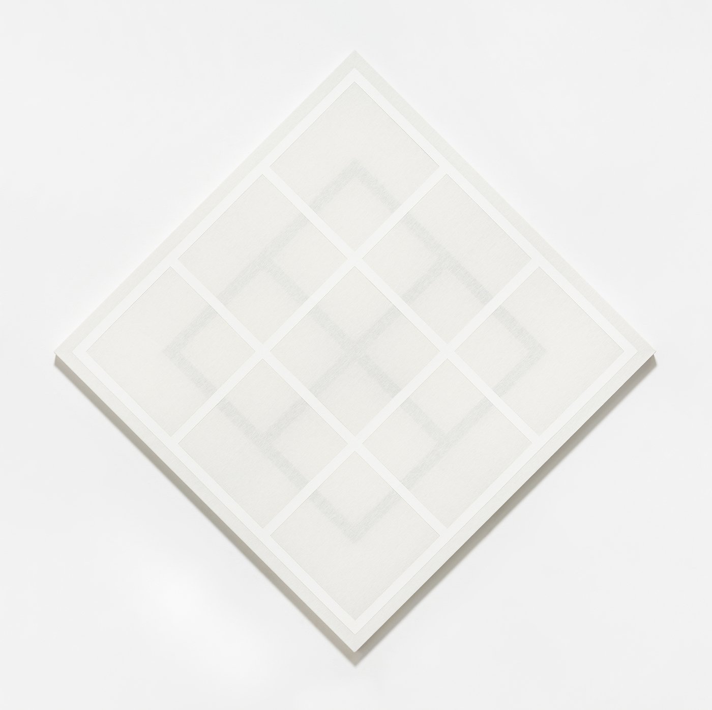 본문 이미지 - Kyojun Lee, Untitled 23-28, 2023, Acrylic on white linen canvas, 130x130cm. 피비갤러리 제공.