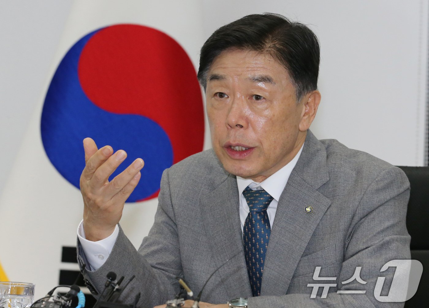 본문 이미지 - 김형석 독립기념관장이 14일 충남 천안 독립기념관 회의실에서 기자회견을 하고 있다. 2024.8.14/뉴스1 ⓒ News1 김기태 기자