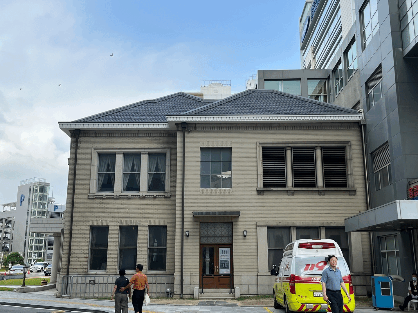 본문 이미지 - 13일 오전 서울 종로구 사직동 강북삼성병원 내 대한민국임시정부 마지막 청사로 쓰인 경교장을 여러 위치에서 바라본 모습 2024.8.13/뉴스1